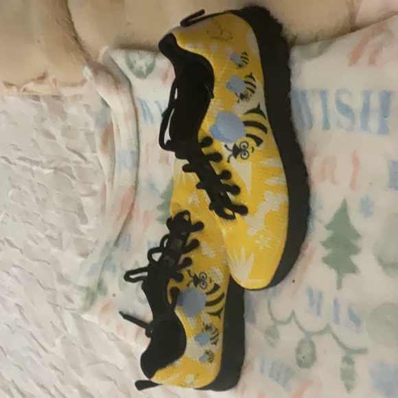 Yellow Bee Sneakers - Picture 2 of 3